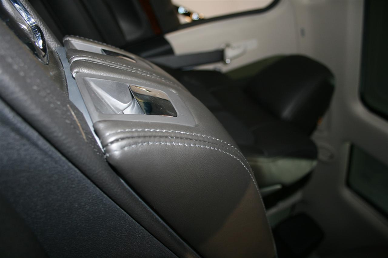 Illustration for article titled 2010 Lincoln MKT: Crossover For The Super-Segmented Masses